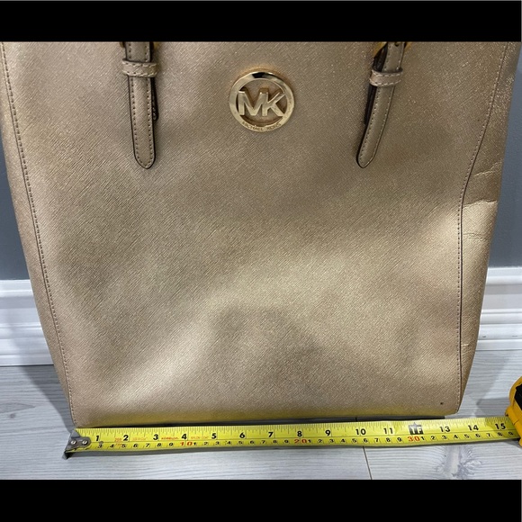 Michael Kors Handbag - Picture 6 of 9